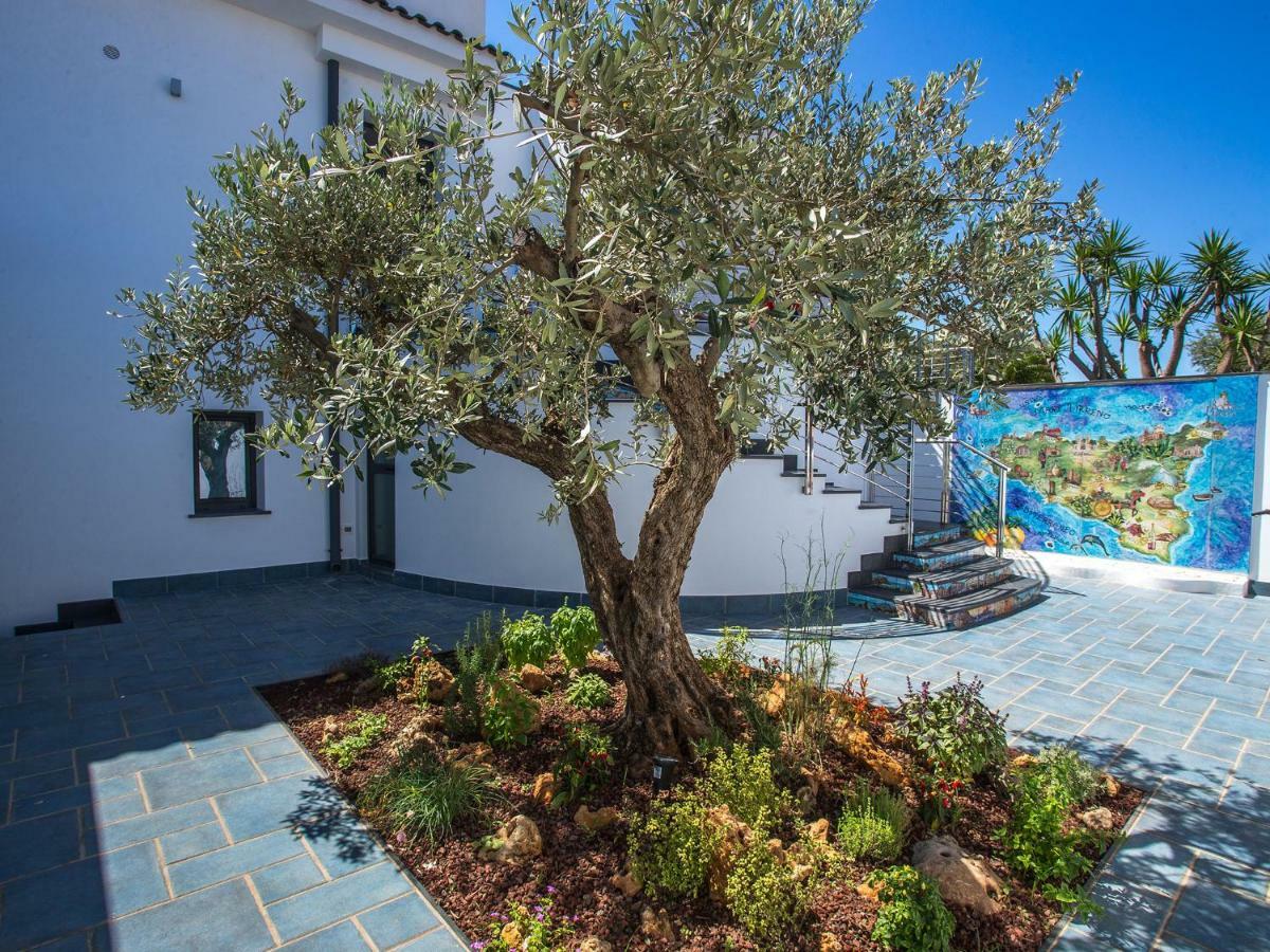 Tra Le Braccia Di Morfeo Bed and Breakfast Terrasini Exteriör bild